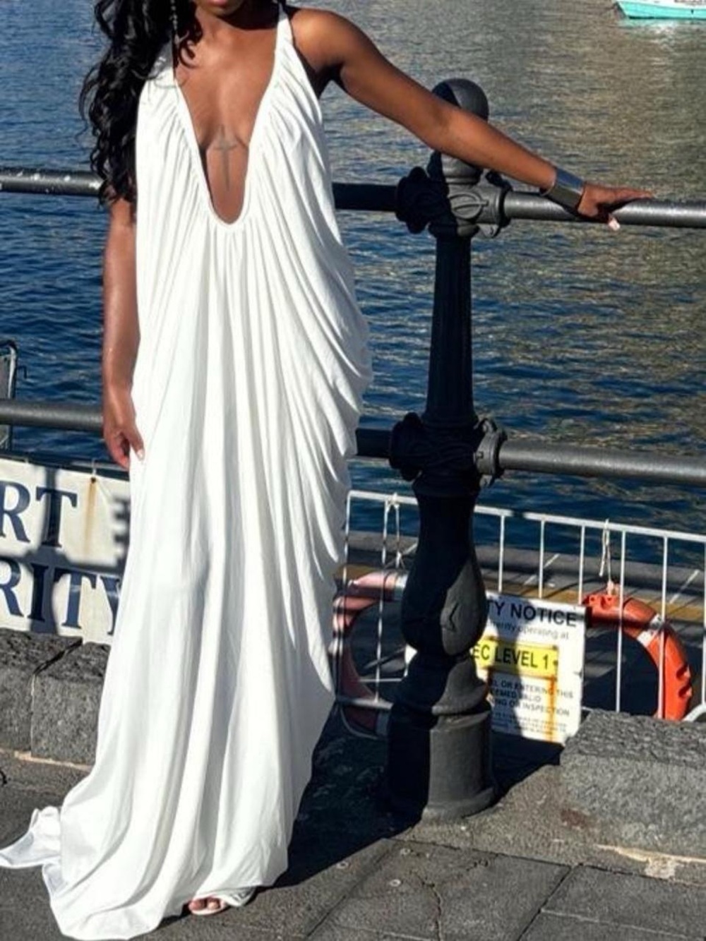 Heiress Beverly Hills Elegant White Plunging Maxi Dress - Women